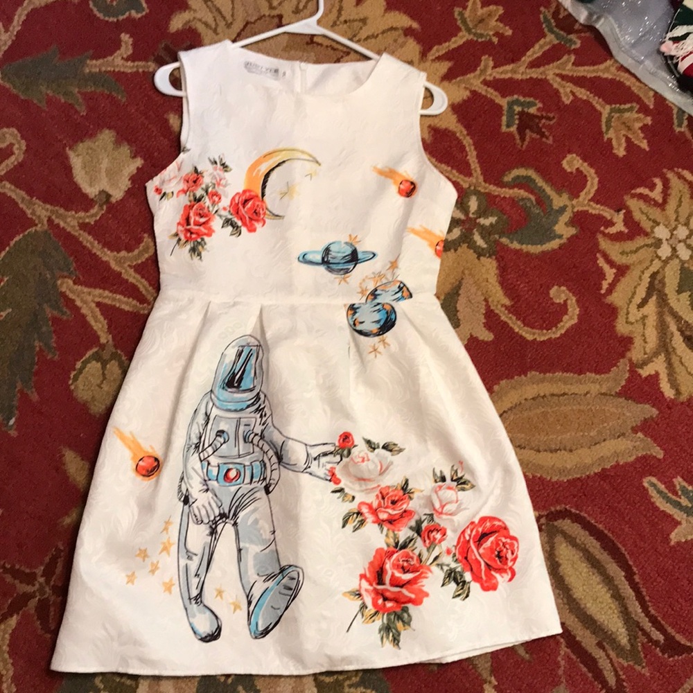 Unique Sleeveless Spaceman Flower Dress Sz. M